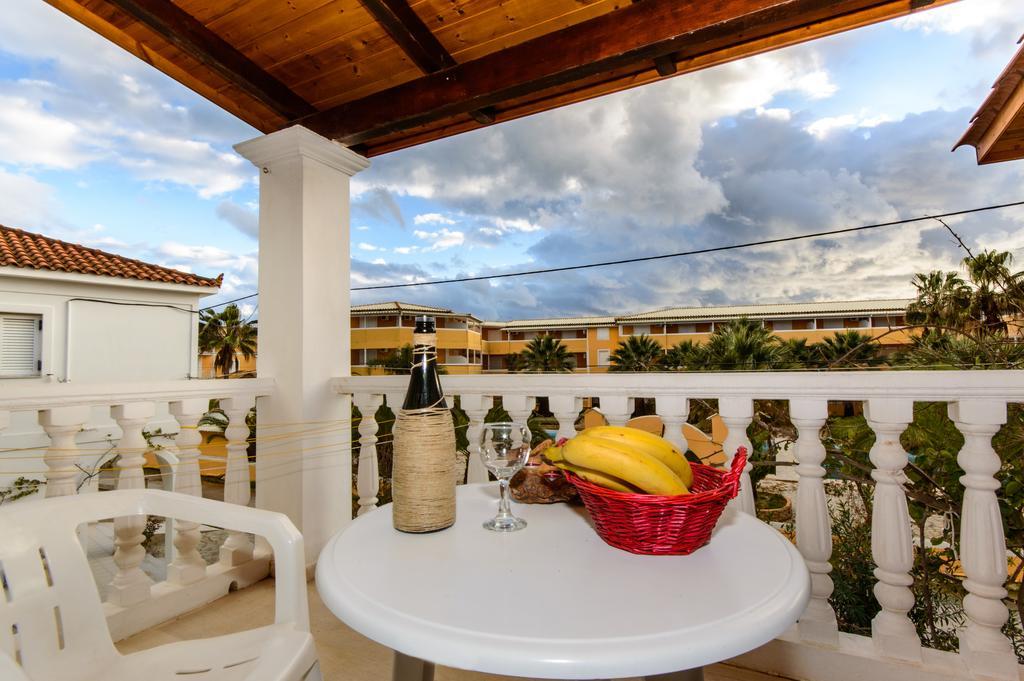 Romantic Studios Lithakia  Quarto foto